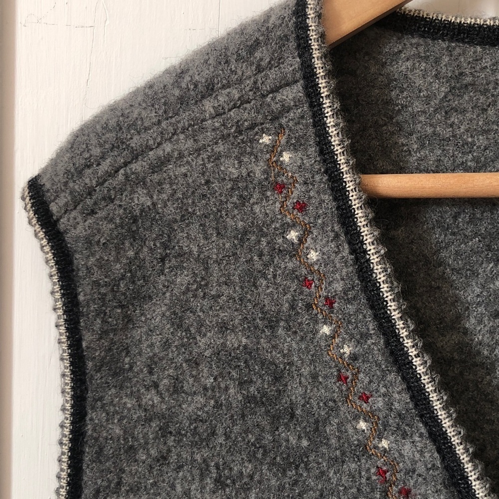Vintage Penmens Cottagecore Wool Sweater Vest Large - Picture 3 of 8